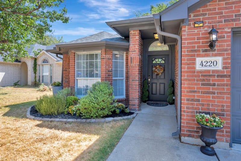 4220 Maryanne Place, Haltom City TX 76137