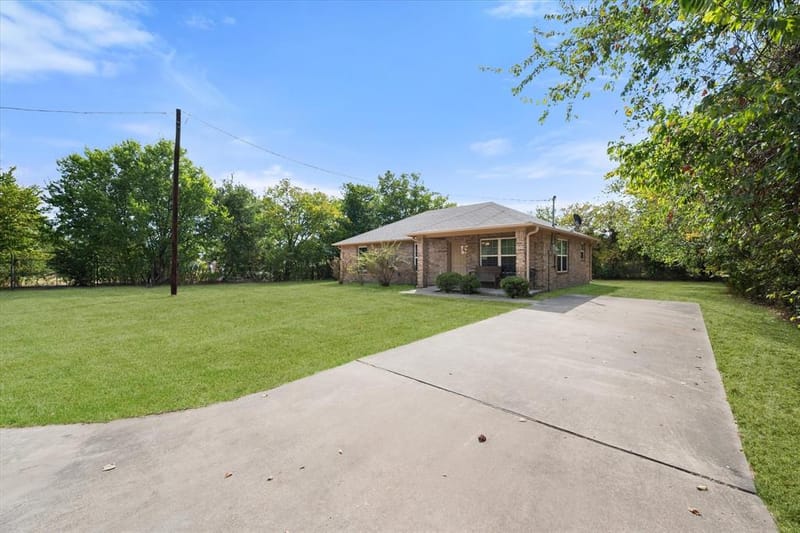 700 Cypress Avenue, Corsicana TX 75110 - Photo 6