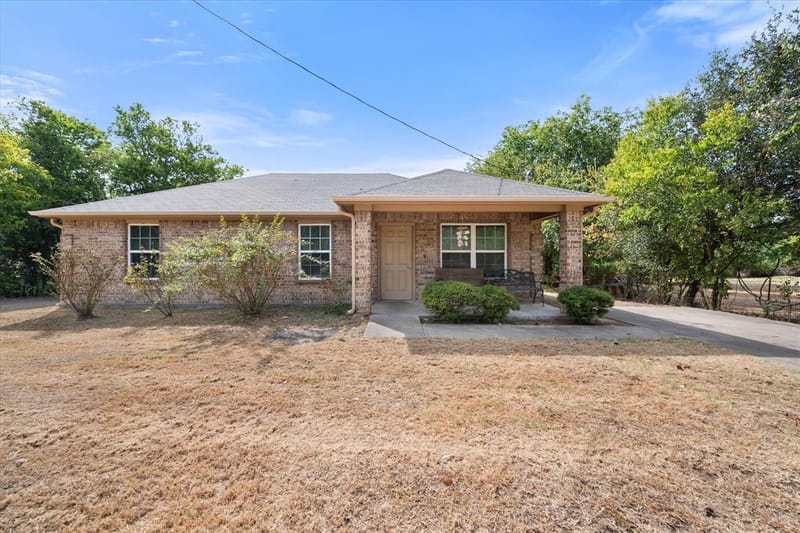 700 Cypress Avenue, Corsicana TX 75110 - Photo 3