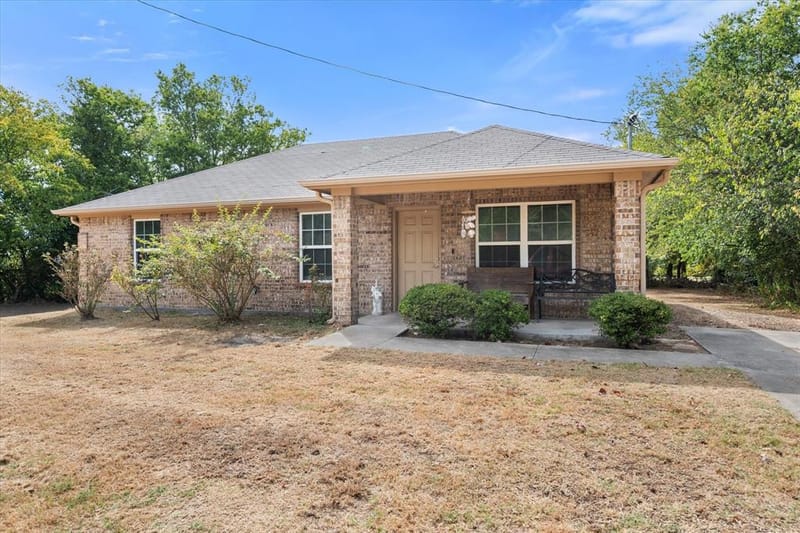 700 Cypress Avenue, Corsicana TX 75110 - Photo 9