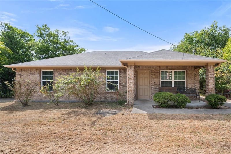 700 Cypress Avenue, Corsicana TX 75110 - Photo 4