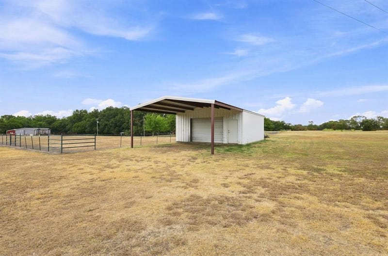 1350 County Road 4040, Ector TX 75479 - Photo 30