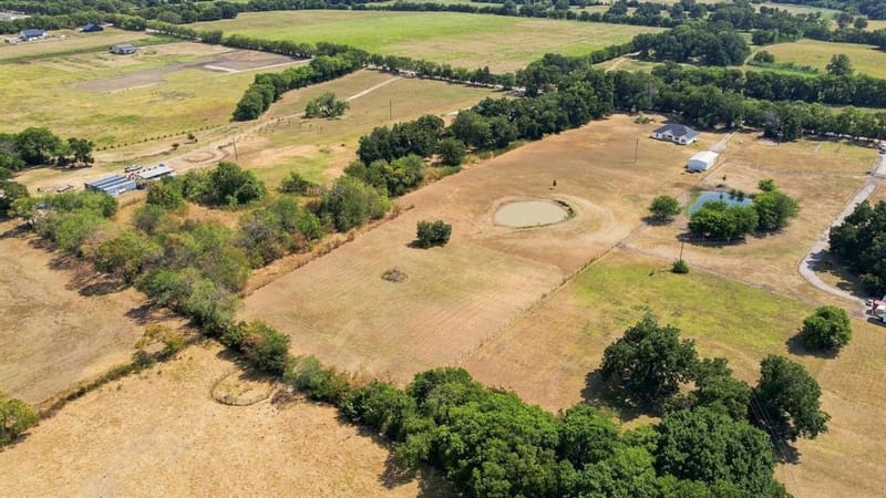 1350 County Road 4040, Ector TX 75479 - Photo 37