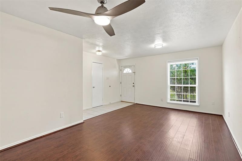 4207 Rainier Street, Irving TX 75062 - Photo 10