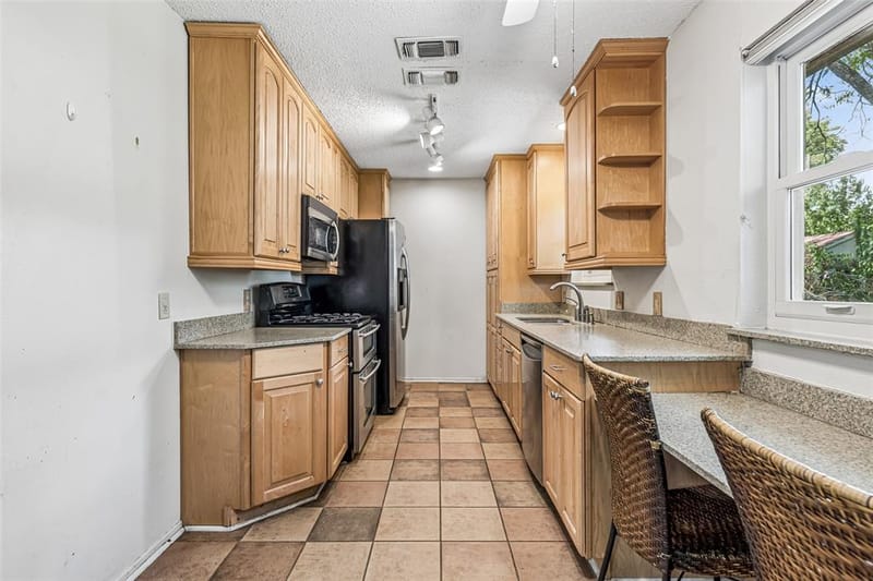 2508 Denbury Drive, Fort Worth TX 76133 - Photo 9