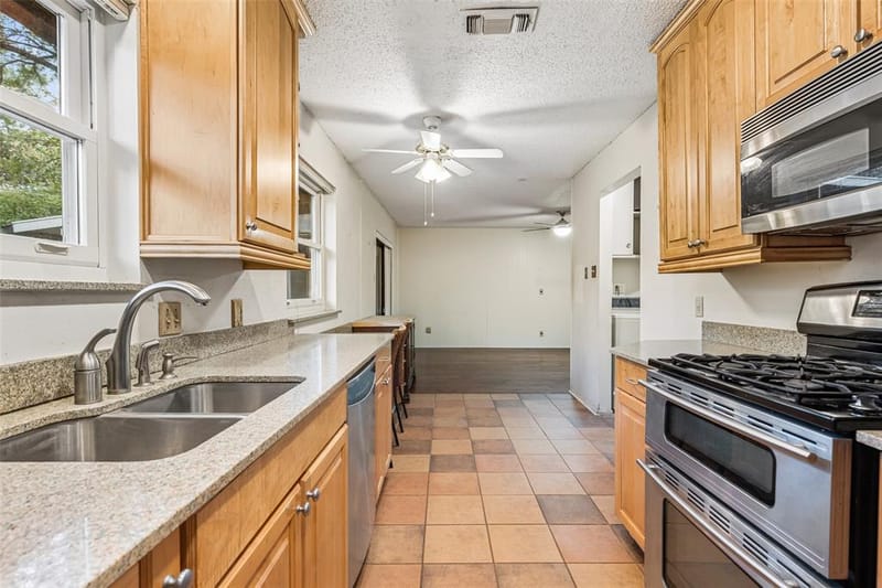 2508 Denbury Drive, Fort Worth TX 76133 - Photo 14