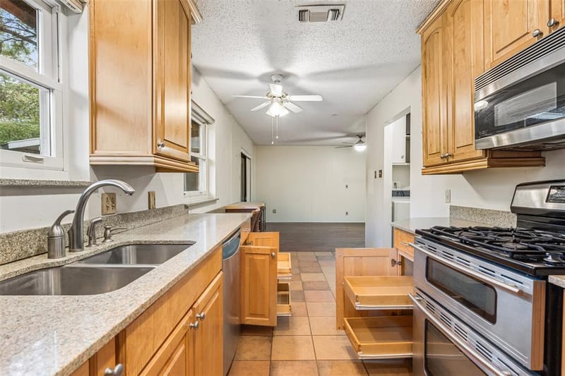 2508 Denbury Drive, Fort Worth TX 76133 - Photo 11