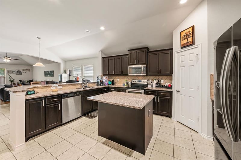 1800 Kings Cross Drive, Lancaster TX 75134 - Photo 12