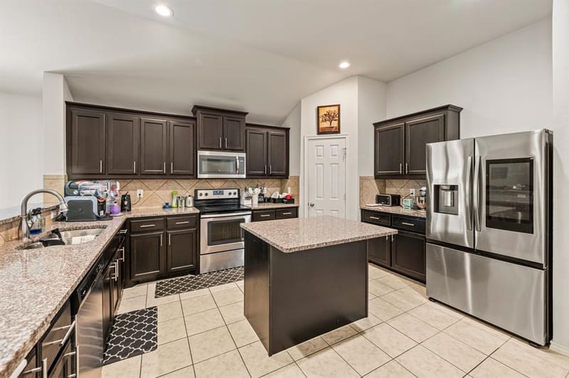 1800 Kings Cross Drive, Lancaster TX 75134 - Photo 11