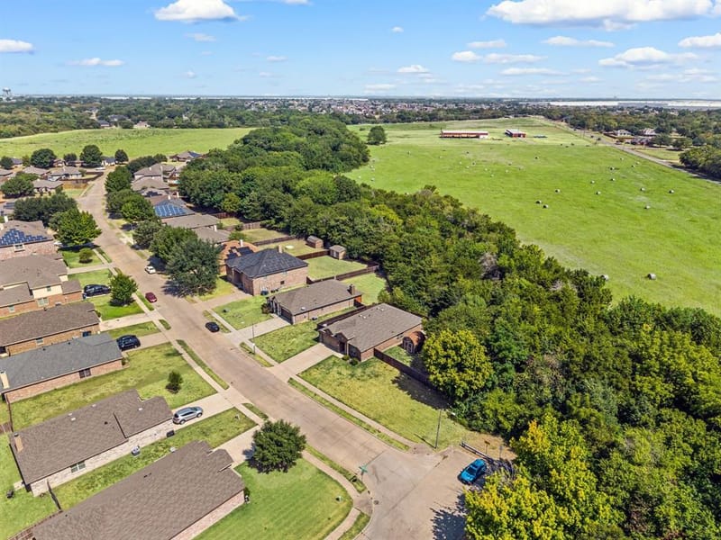 1800 Kings Cross Drive, Lancaster TX 75134 - Photo 31