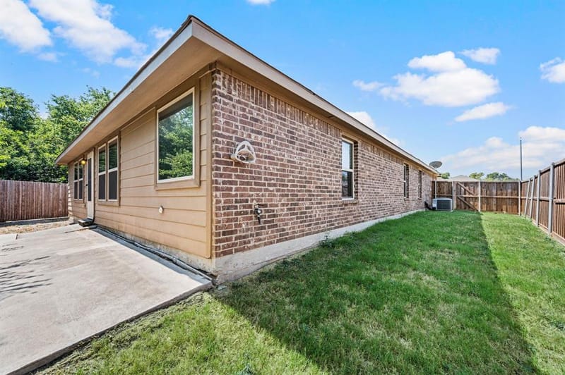 1800 Kings Cross Drive, Lancaster TX 75134 - Photo 25