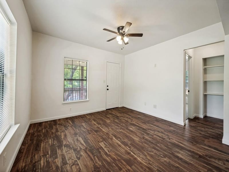 541 Denison Street, Gainesville TX 76240 - Photo 5