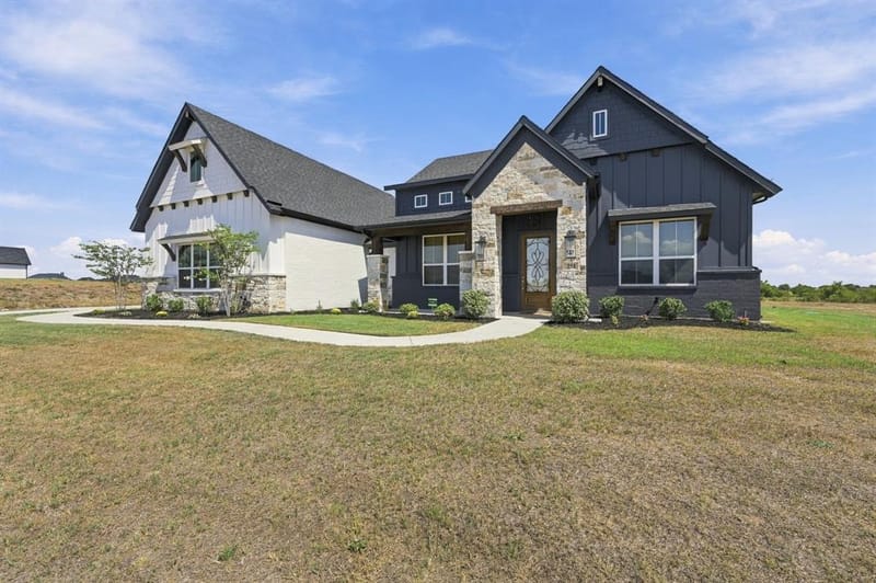 251 Marie Lane, Waxahachie TX 75167 - Photo 4