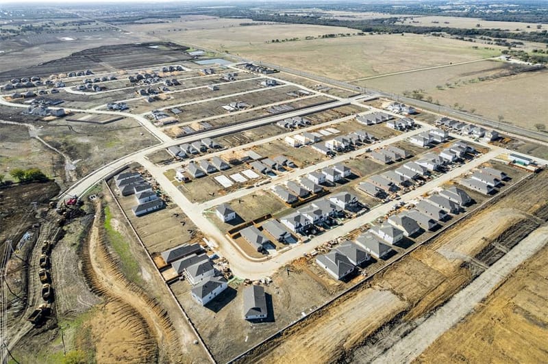 14206 Zealand Drive, Pilot Point TX 76258 - Photo 6