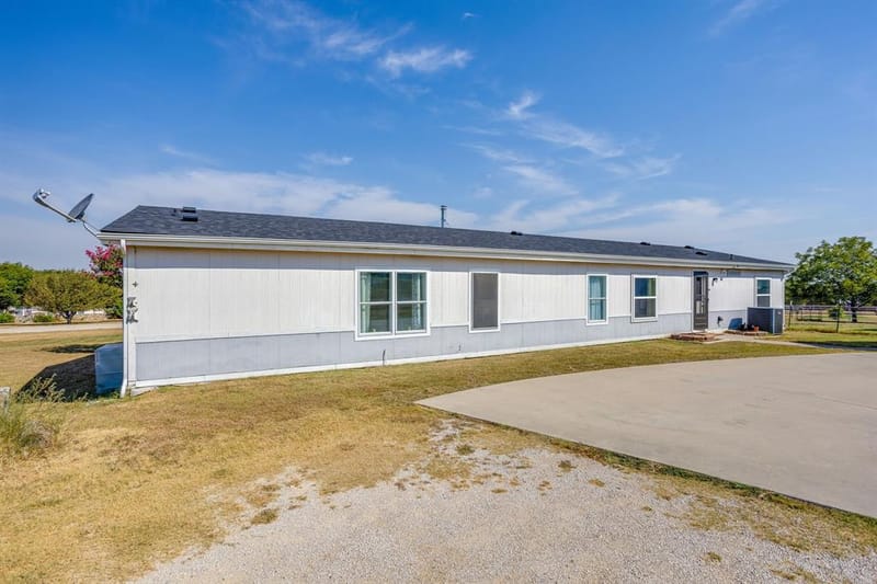 1212 Alliance Boulevard, Rhome TX 76078 - Photo 28