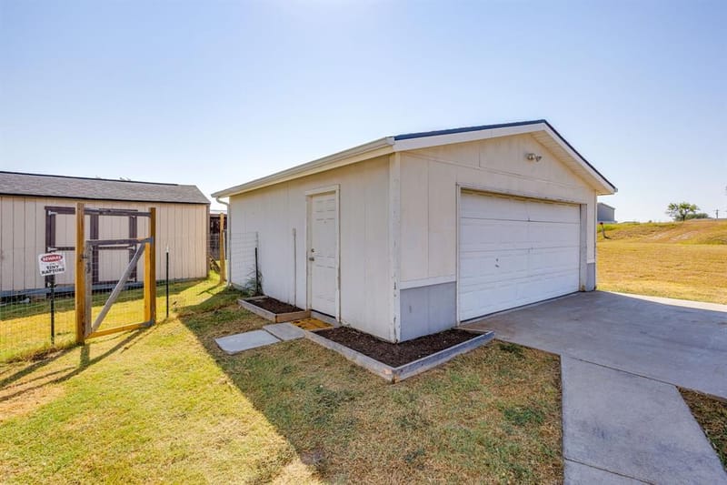1212 Alliance Boulevard, Rhome TX 76078 - Photo 30