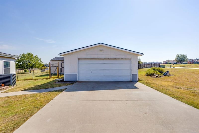 1212 Alliance Boulevard, Rhome TX 76078 - Photo 29