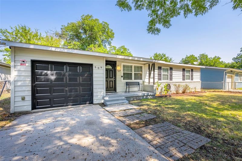509 Circle Drive, Arlington TX 76010