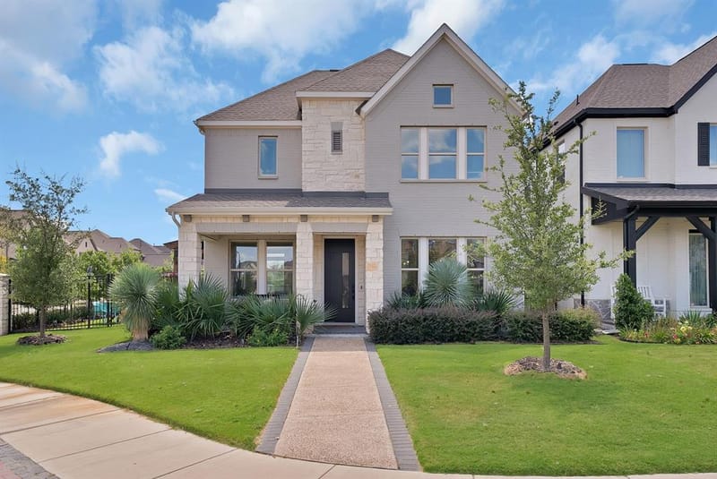 708 Prairie Falcon Drive, Arlington TX 76005