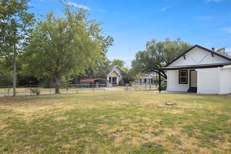 1212 Earl Street, Commerce TX 75428 - Photo 23