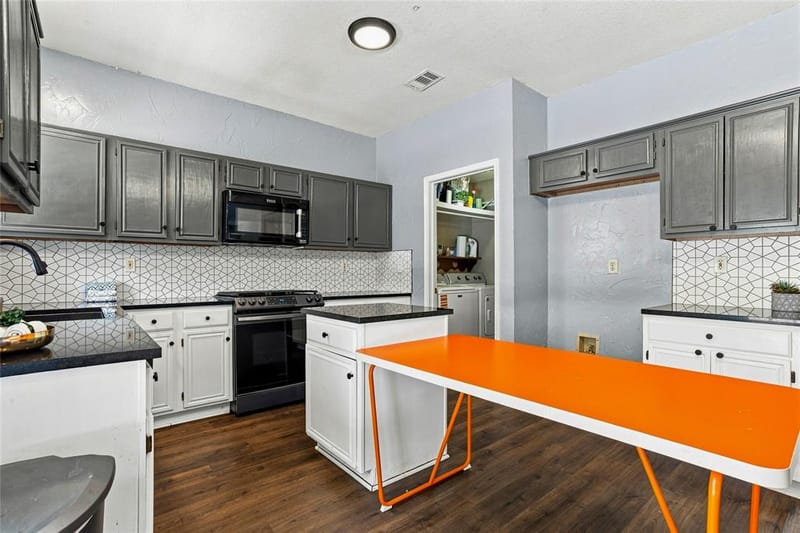 5203 Rio Court, Arlington TX 76017 - Photo 10
