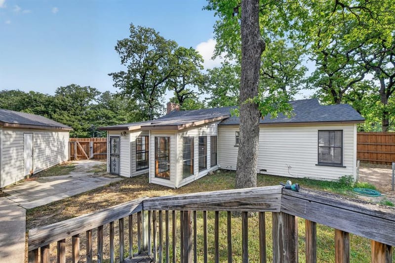 1629 Robinwood Drive, Fort Worth TX 76111 - Photo 26