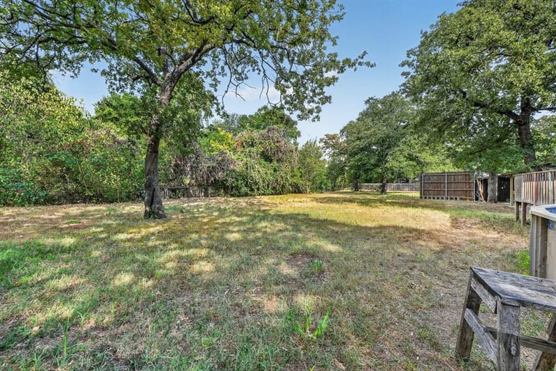 1629 Robinwood Drive, Fort Worth TX 76111 - Photo 28