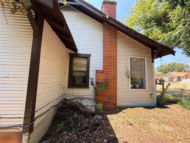 2512 Colonial Avenue, Waco TX 76707 - Photo 6