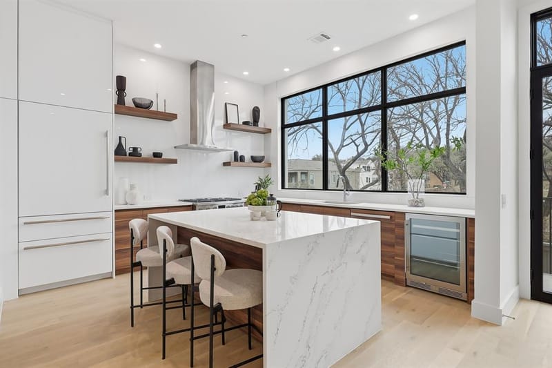 610 N Oak Cliff Boulevard # 305, Dallas TX 75208