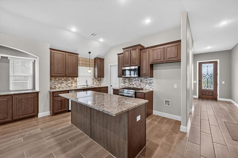 1941 Silverleaf Drive, Glenn Heights TX 75154 - Photo 12
