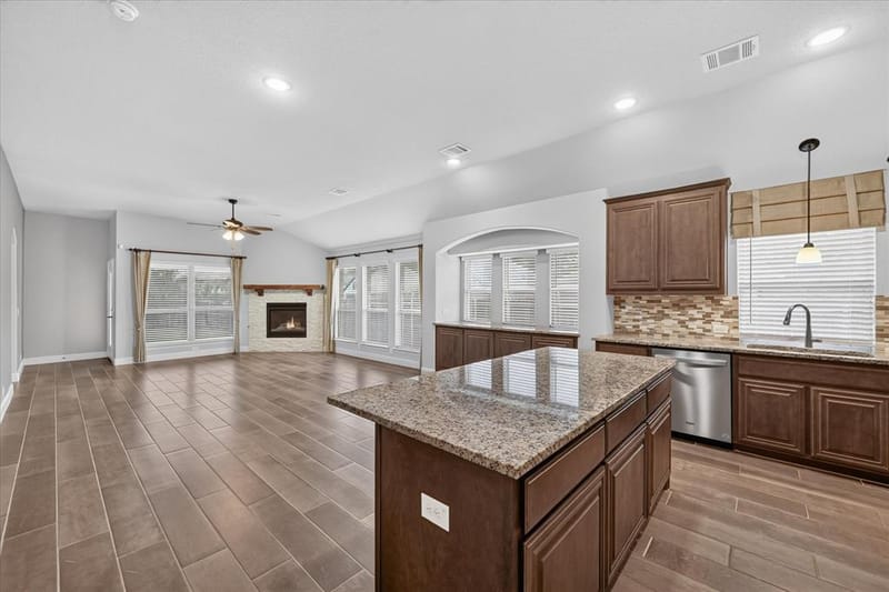 1941 Silverleaf Drive, Glenn Heights TX 75154 - Photo 10