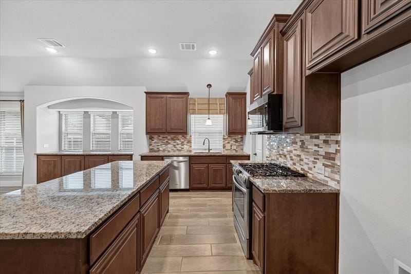 1941 Silverleaf Drive, Glenn Heights TX 75154 - Photo 11