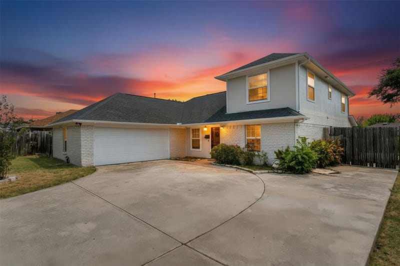 2124 Brentwood Lane, Carrollton TX 75006