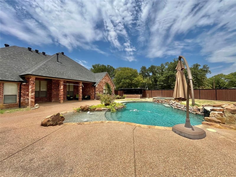 245 Spring Creek Court, Paradise TX 76073