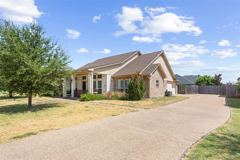 104 Claudette, Hewitt TX 76643 - Photo 3