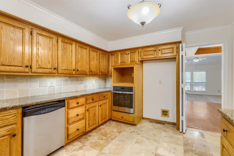 806 Royal Birkdale Drive, Garland TX 75044 - Photo 8