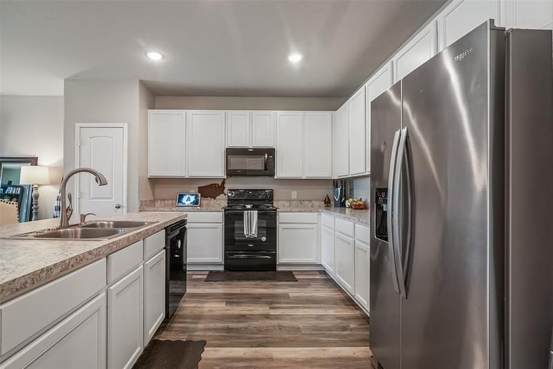 1048 Waverly Drive, Van Alstyne TX 75495 - Photo 11