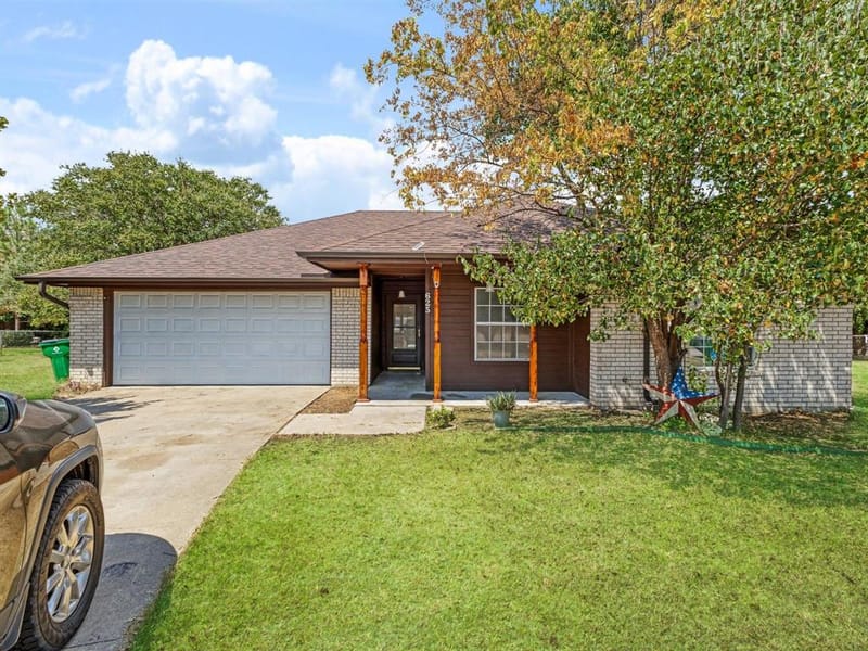 625 Linda Court, Joshua TX 76058