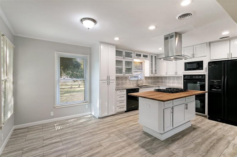 5317 Palmer Drive, Haltom City TX 76117 - Photo 8