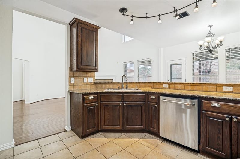 7207 Canary Lane, Sachse TX 75048 - Photo 9