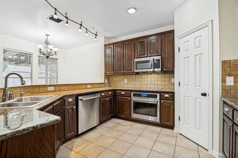 7207 Canary Lane, Sachse TX 75048 - Photo 8