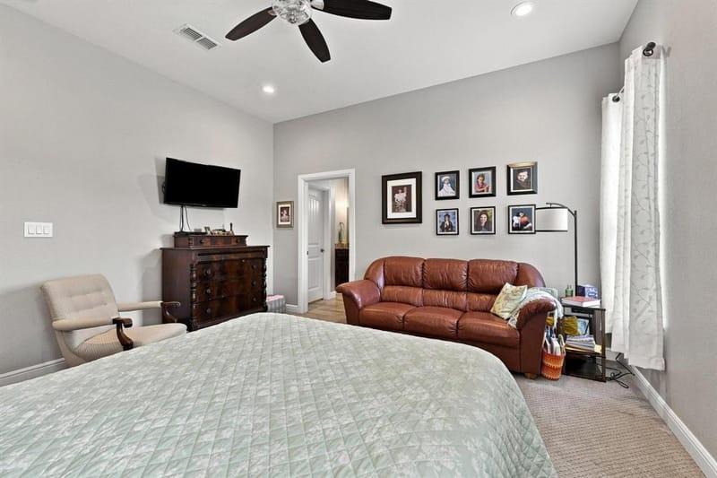 603 E Burks Street, Pilot Point TX 76258 - Photo 12