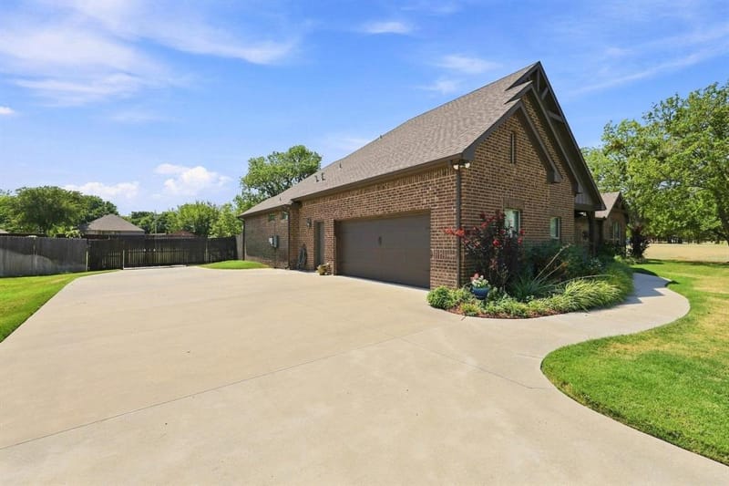 603 E Burks Street, Pilot Point TX 76258 - Photo 36