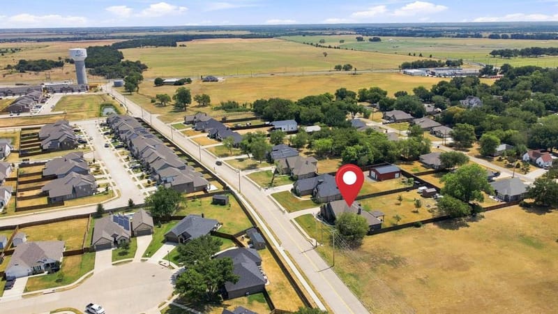 603 E Burks Street, Pilot Point TX 76258 - Photo 34