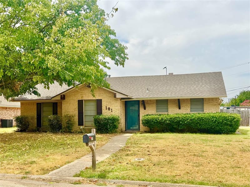 101 Diane Drive, Sanger TX 76266