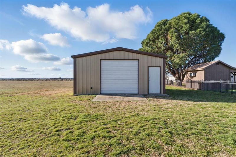 401 Hubbard Lane, Lipan TX 76462 - Photo 33