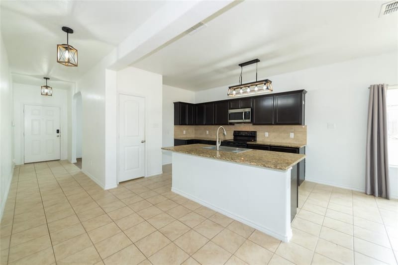 324 Fairgrounds Lane, Ponder TX 76259 - Photo 6