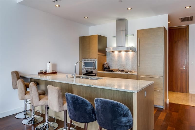 2900 Mckinnon Street # 402, Dallas TX 75201