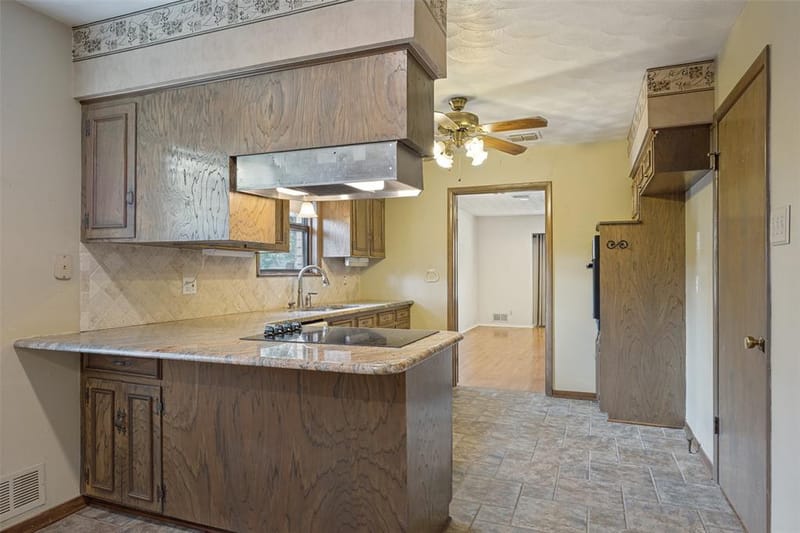 813 Brookhurst Drive, Richardson TX 75080 - Photo 9