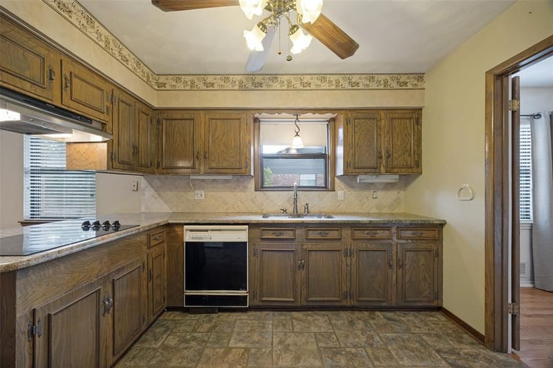 813 Brookhurst Drive, Richardson TX 75080 - Photo 11